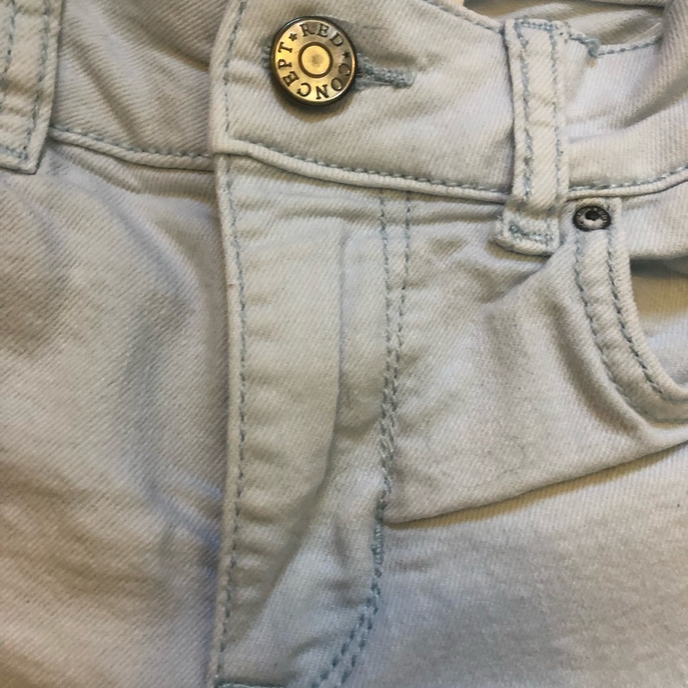 Red Concept Light Blue Jeans Women’s Size 6